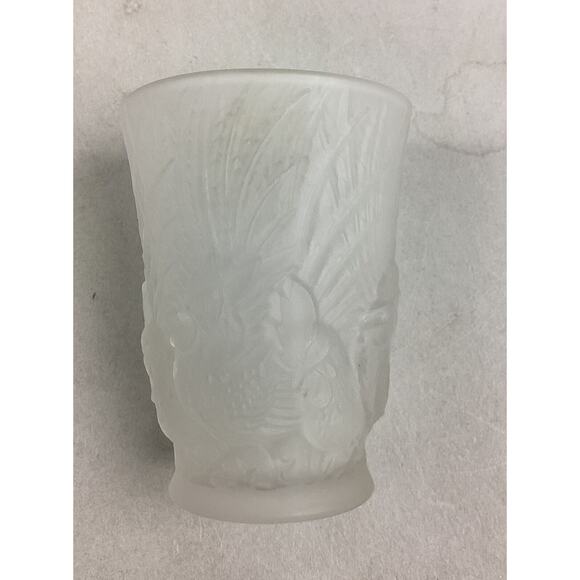 Set Of 2 Frosted Glasses With Chickens On The Sides - 3”H - Picture 4 of 10